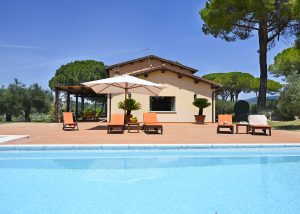 Villa Laurentia: Luxury holiday rental with pool in the country near Roma